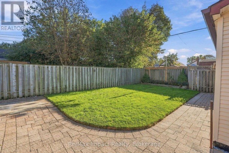 172 ROXBOROUGH AVENUE, Oshawa (O'Neill), Ontario, L1G5W5