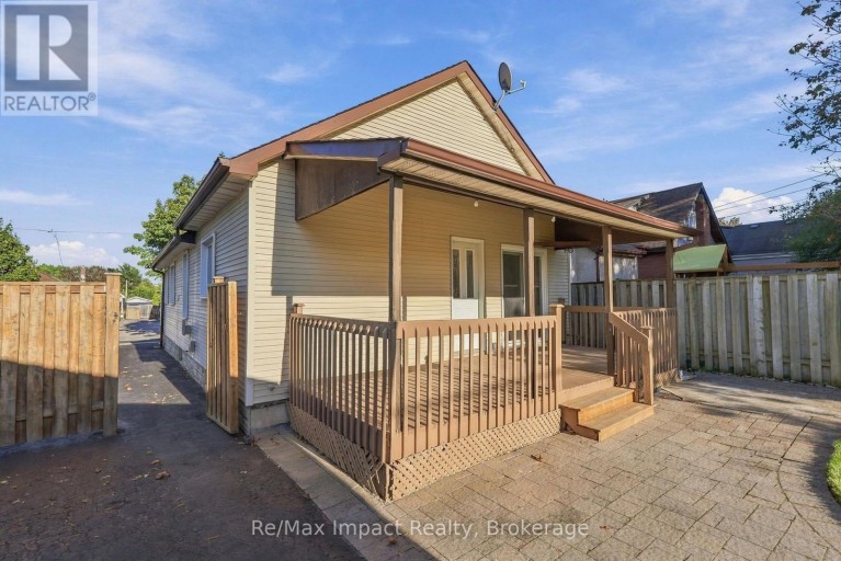 172 ROXBOROUGH AVENUE, Oshawa (O'Neill), Ontario, L1G5W5