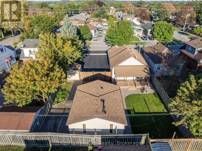 172 ROXBOROUGH AVENUE, Oshawa (O'Neill), Ontario, L1G5W5
