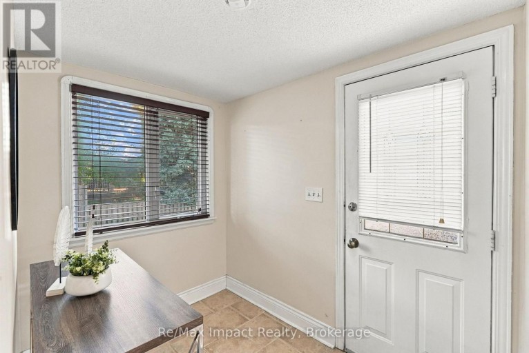 172 ROXBOROUGH AVENUE, Oshawa (O'Neill), Ontario, L1G5W5