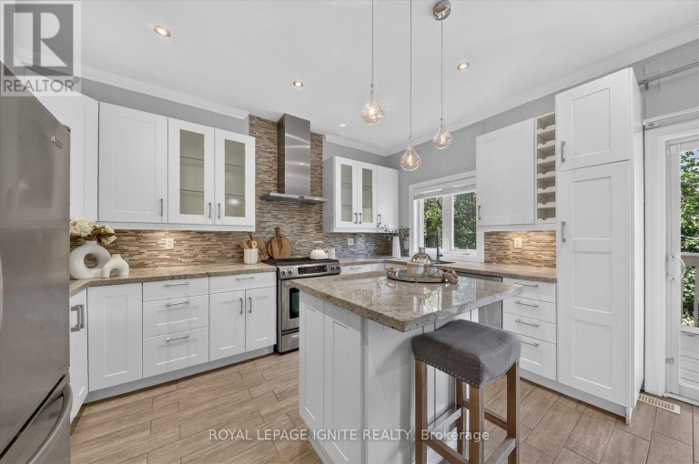 9 - 8032 KIPLING AVENUE, Vaughan (West Woodbridge), Ontario, L4L2A1