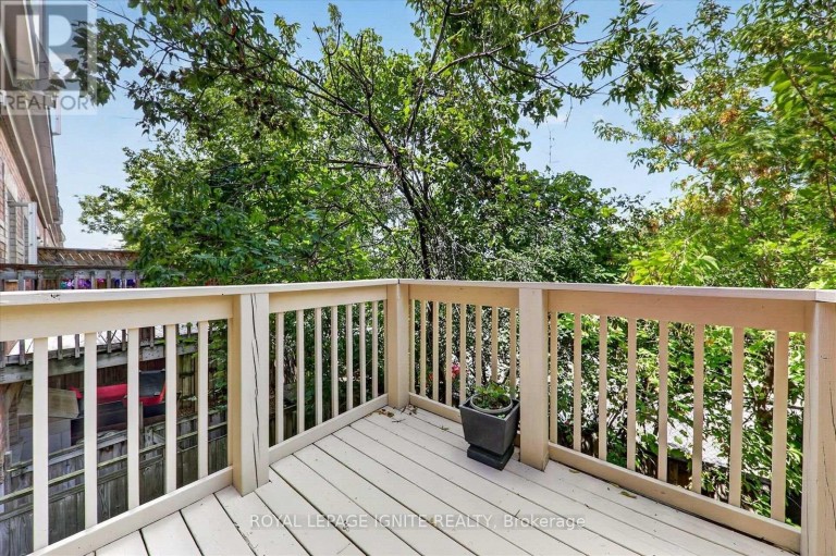 9 - 8032 KIPLING AVENUE, Vaughan (West Woodbridge), Ontario, L4L2A1