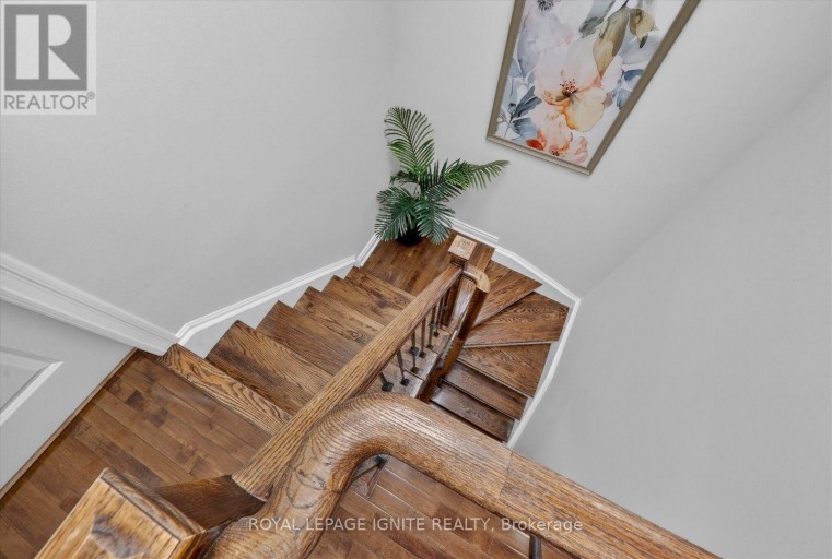 9 - 8032 KIPLING AVENUE, Vaughan (West Woodbridge), Ontario, L4L2A1