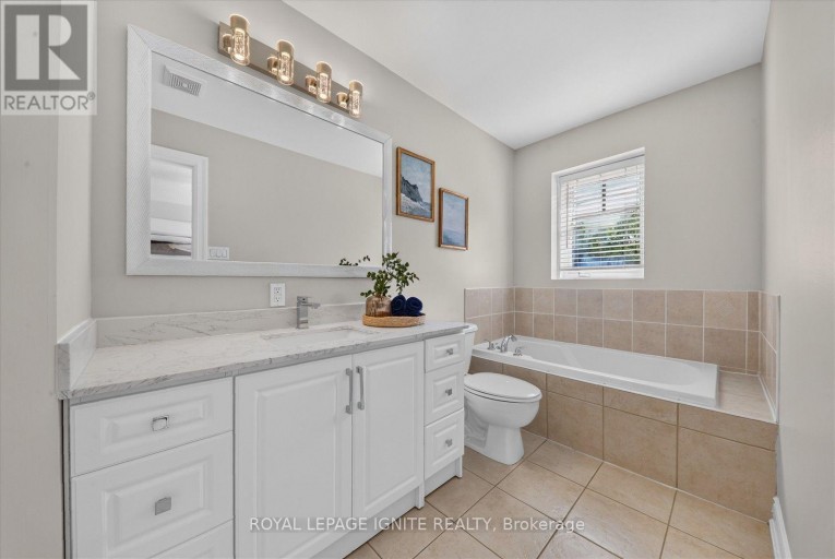 9 - 8032 KIPLING AVENUE, Vaughan (West Woodbridge), Ontario, L4L2A1