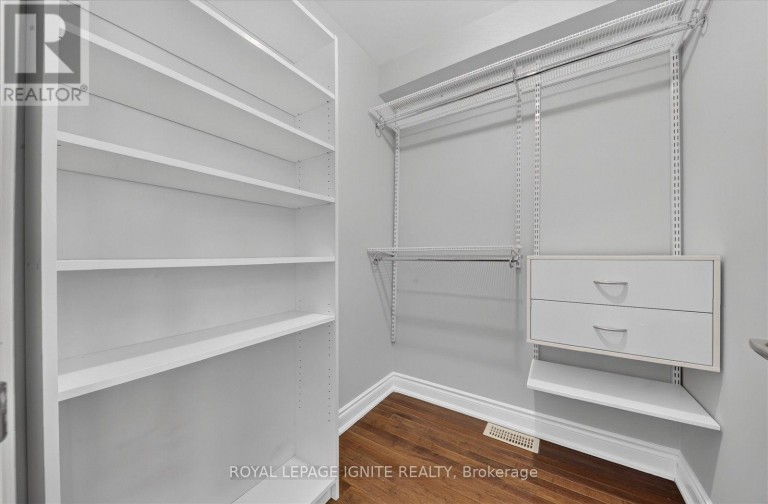 9 - 8032 KIPLING AVENUE, Vaughan (West Woodbridge), Ontario, L4L2A1