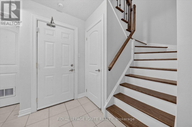 9 - 8032 KIPLING AVENUE, Vaughan (West Woodbridge), Ontario, L4L2A1