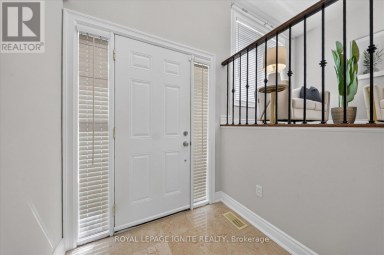9 - 8032 KIPLING AVENUE Vaughan (West Woodbridge) Ontario photo 5