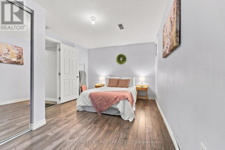 75 COURTNEY CRESCENT, Barrie (Painswick South), Ontario, L4N5S8