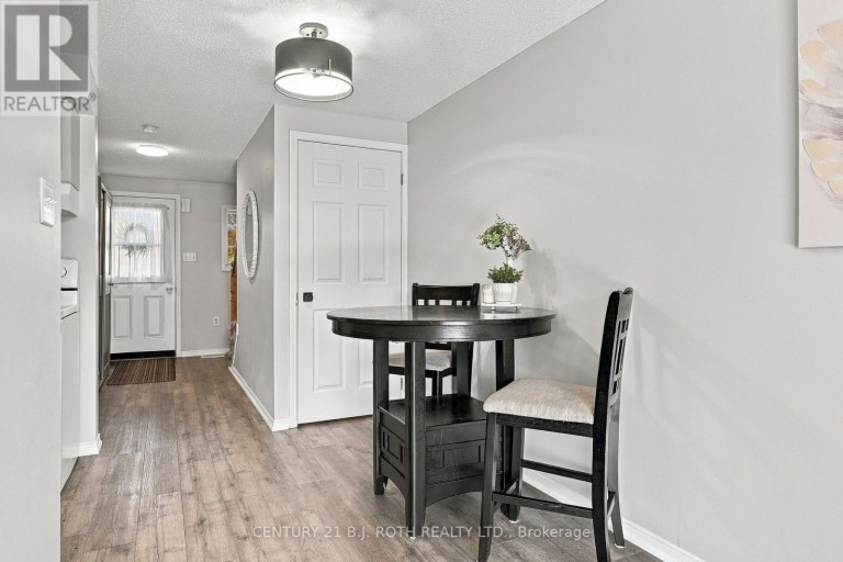 75 COURTNEY CRESCENT, Barrie (Painswick South), Ontario, L4N5S8