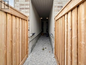 575 BOYD LANE Milton (Walker) Ontario photo 35