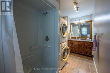 14 CARRICK STREET Haldimand Ontario photo 13