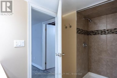 14 CARRICK STREET Haldimand Ontario photo 23