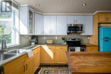 1606 COUNTY ROAD 10 Prince Edward County (Athol Ward) Ontario photo 7