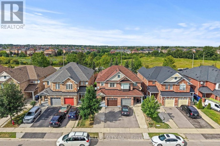 61 HERDWICK STREET, Brampton (Gore Industrial North), Ontario, L6S6L6