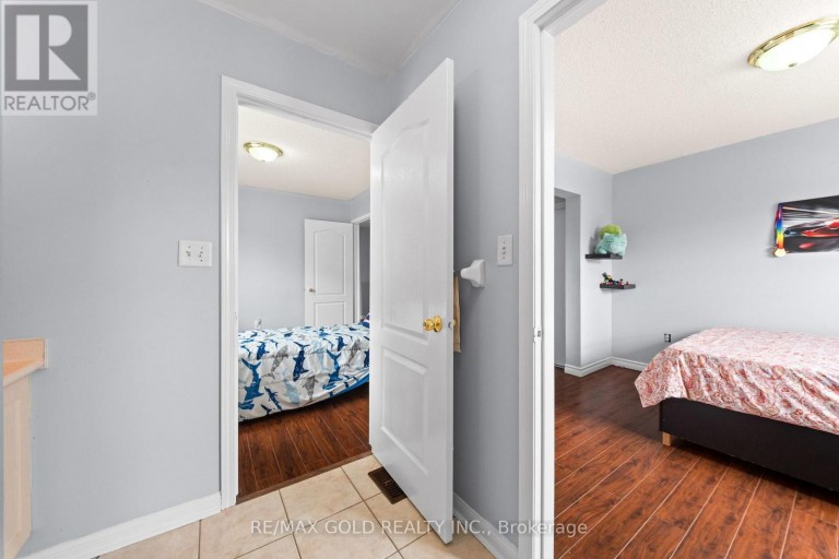 61 HERDWICK STREET, Brampton (Gore Industrial North), Ontario, L6S6L6