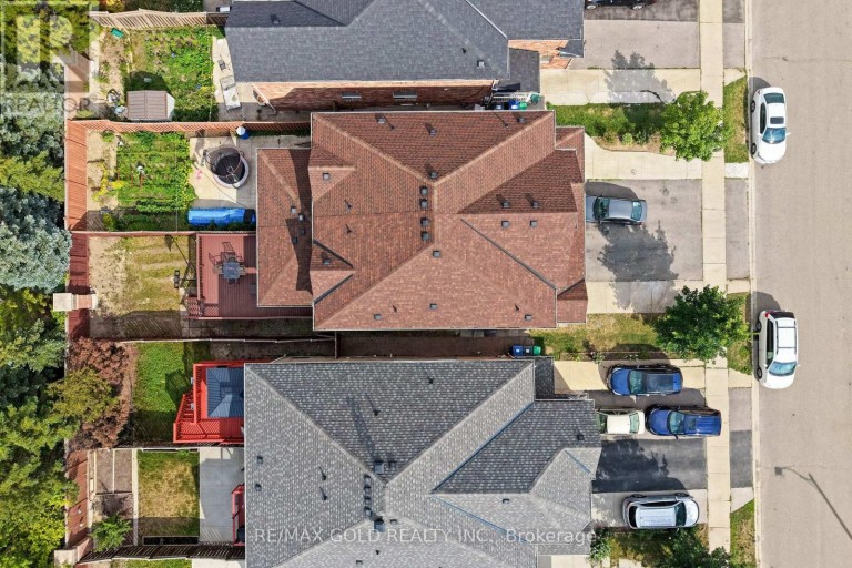 61 HERDWICK STREET, Brampton (Gore Industrial North), Ontario, L6S6L6