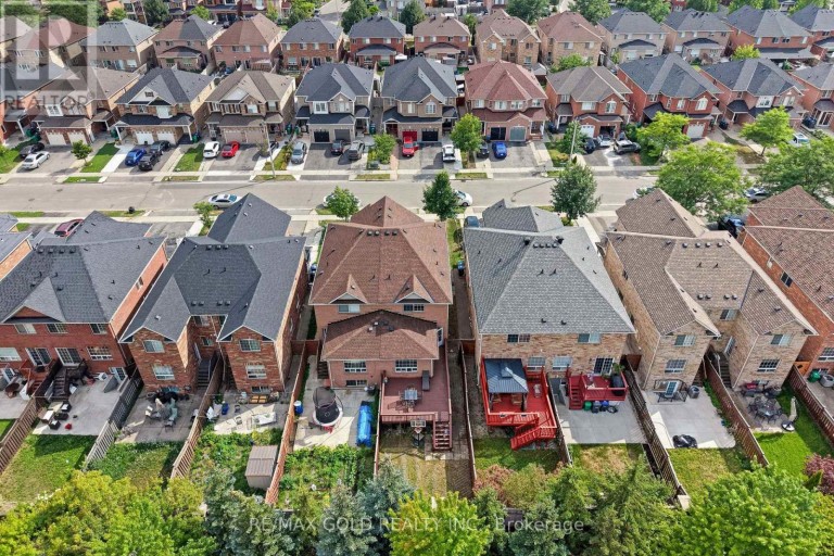 61 HERDWICK STREET, Brampton (Gore Industrial North), Ontario, L6S6L6