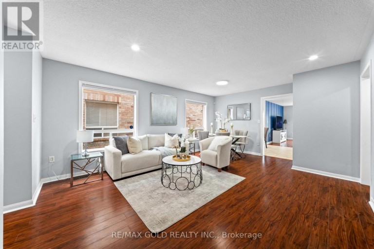 61 HERDWICK STREET, Brampton (Gore Industrial North), Ontario, L6S6L6
