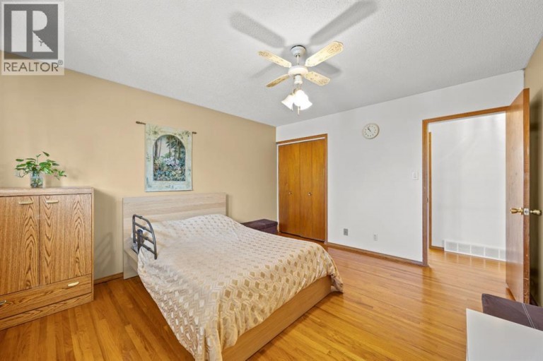 1307 Radisson Drive SE, Calgary, Alberta, T2A1Z3