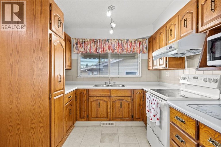 1307 Radisson Drive SE, Calgary, Alberta, T2A1Z3
