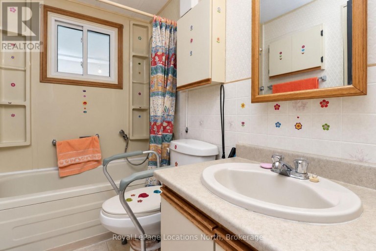 16 SINCLAIR AVENUE S, Wasaga Beach, Ontario, L9Z1K3