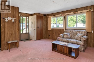 16 SINCLAIR AVENUE S Wasaga Beach Ontario photo 2