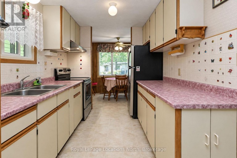 16 SINCLAIR AVENUE S, Wasaga Beach, Ontario, L9Z1K3