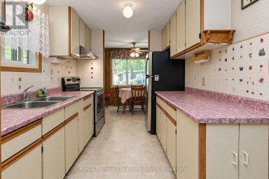 16 SINCLAIR AVENUE S Wasaga Beach Ontario photo 5