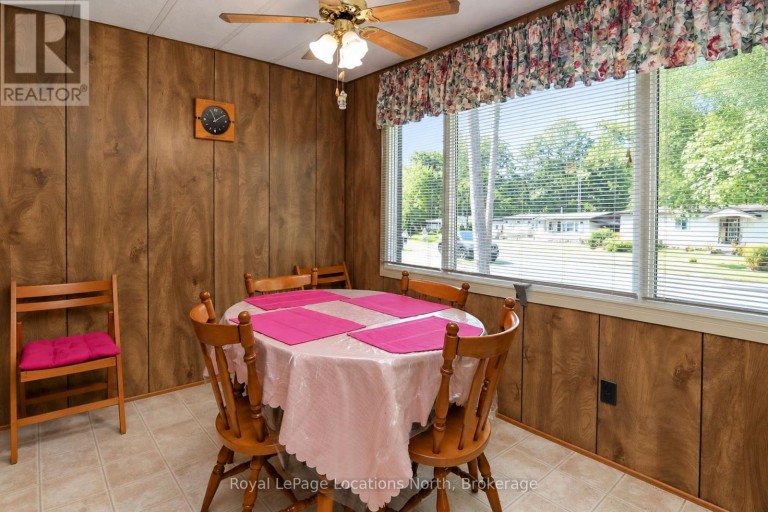 16 SINCLAIR AVENUE S, Wasaga Beach, Ontario, L9Z1K3