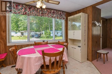 16 SINCLAIR AVENUE S Wasaga Beach Ontario photo 7