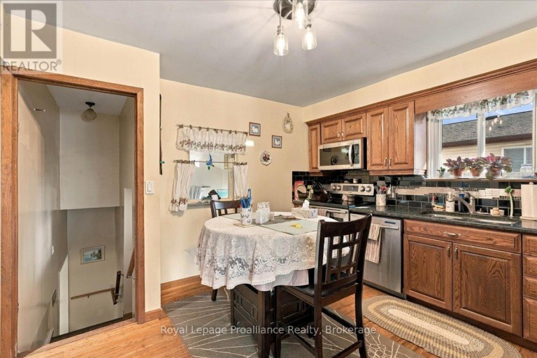 68 TRACEY STREET, Belleville (Belleville Ward), Ontario, K8P2R8