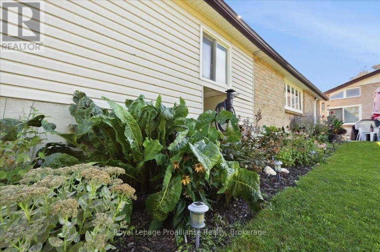 68 TRACEY STREET, Belleville (Belleville Ward), Ontario, K8P2R8