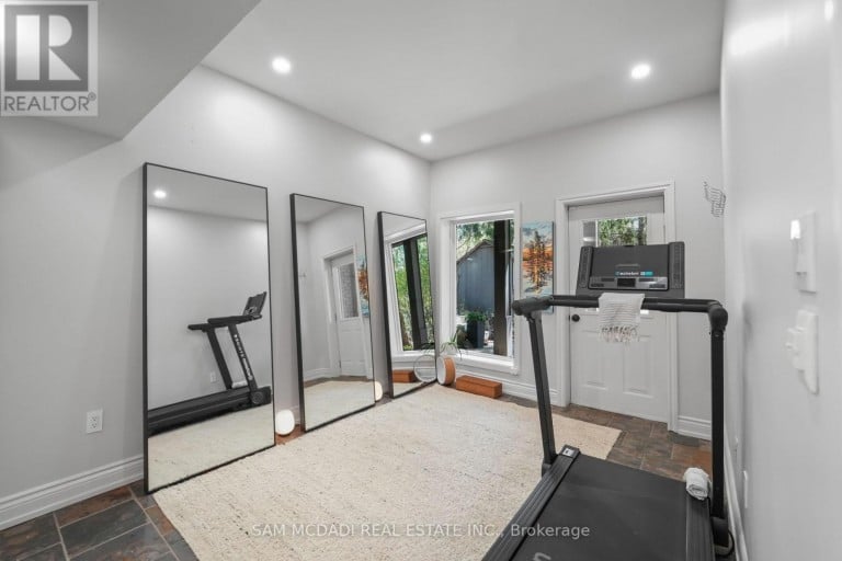 1273 QUEEN VICTORIA AVENUE, Mississauga (Lorne Park), Ontario, L5H3H2