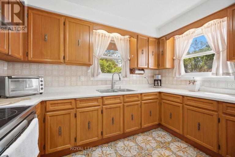 255 JOHN STREET, Toronto (Weston), Ontario, M9N1K1