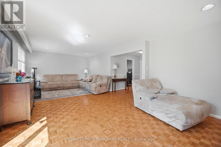 255 JOHN STREET, Toronto (Weston), Ontario, M9N1K1