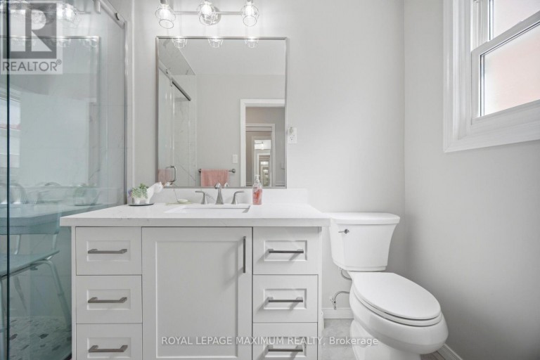 255 JOHN STREET, Toronto (Weston), Ontario, M9N1K1