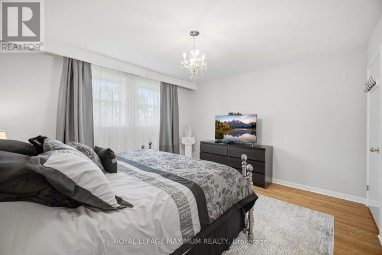 255 JOHN STREET, Toronto (Weston), Ontario, M9N1K1