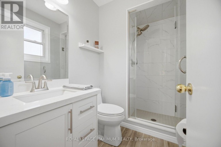 255 JOHN STREET, Toronto (Weston), Ontario, M9N1K1