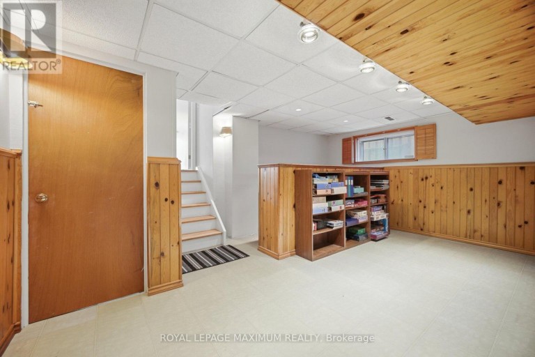 255 JOHN STREET, Toronto (Weston), Ontario, M9N1K1