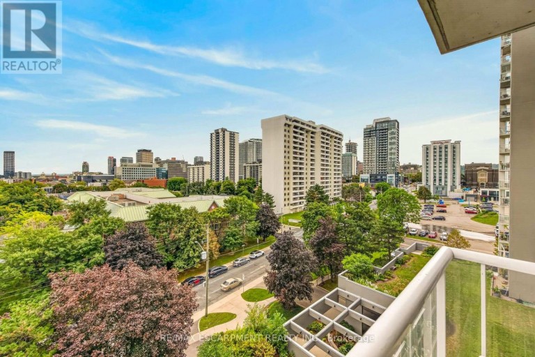 808 - 75 QUEEN STREET N, Hamilton (Strathcona), Ontario, L8R3J3