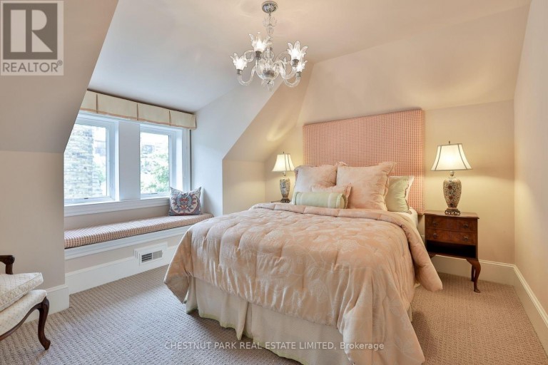 12 SHORNCLIFFE AVENUE, Toronto (Casa Loma), Ontario, M4V1T1