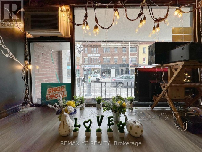 599 BLOOR STREET W, Toronto (Palmerston-Little Italy), Ontario, M6G1K5
