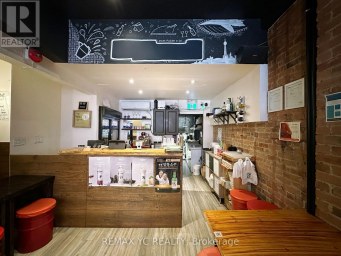 599 BLOOR STREET W Toronto (Palmerston-Little Italy) Ontario photo 6