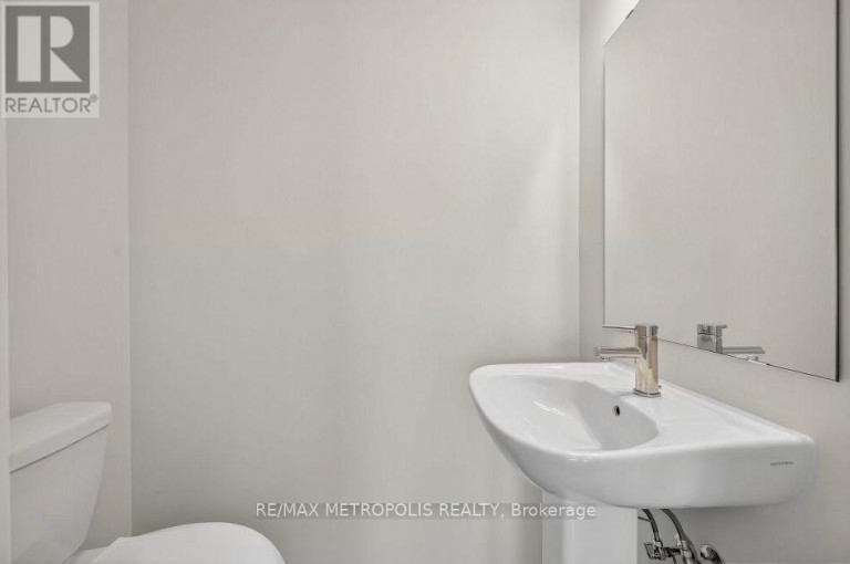 24 - 155 TAPSCOTT ROAD, Toronto (Malvern), Ontario, M1B1E7