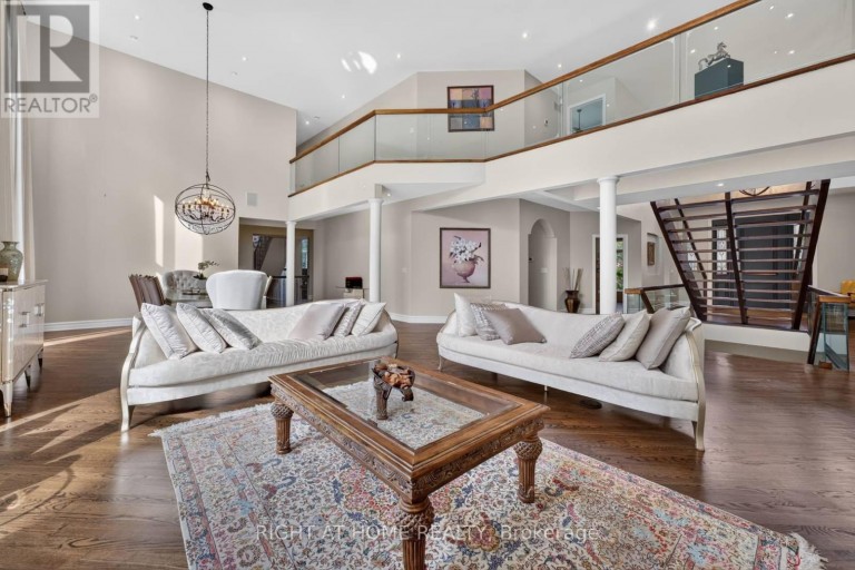 23 BRYSON DRIVE, Richmond Hill (South Richvale), Ontario, L4C6E2