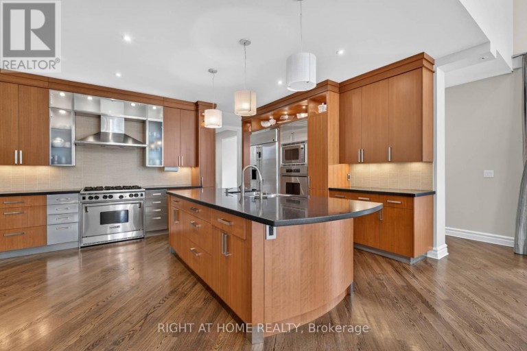 23 BRYSON DRIVE, Richmond Hill (South Richvale), Ontario, L4C6E2