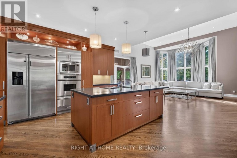 23 BRYSON DRIVE, Richmond Hill (South Richvale), Ontario, L4C6E2