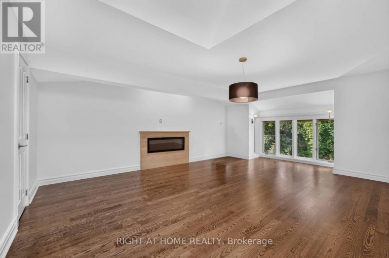 23 BRYSON DRIVE, Richmond Hill (South Richvale), Ontario, L4C6E2