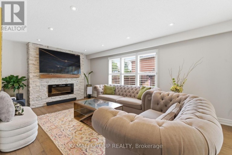 108 KILLIAN ROAD, Vaughan (Maple), Ontario, L6A1B3