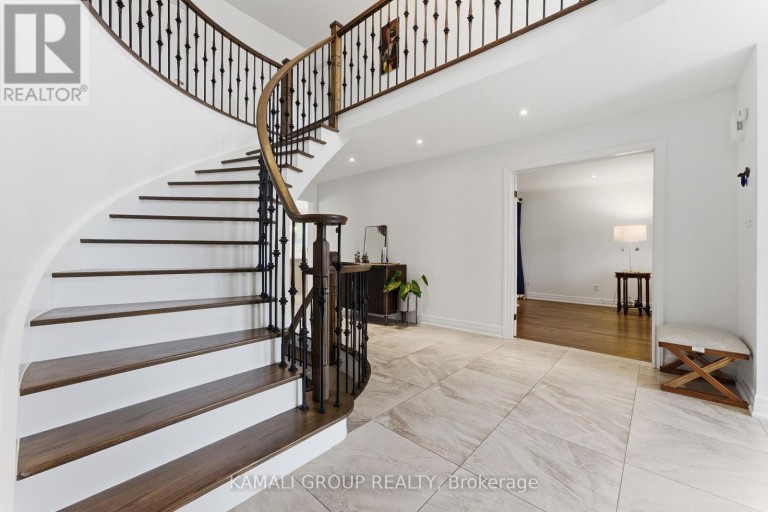 108 KILLIAN ROAD, Vaughan (Maple), Ontario, L6A1B3
